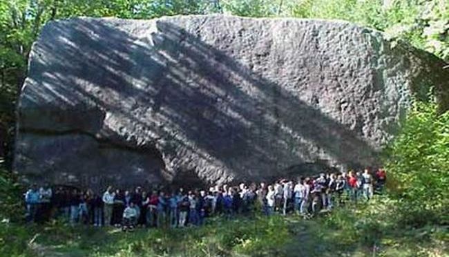 A 10,000 FOOT TSUNAMI? RUN Away From Giant Boulders! If you can?